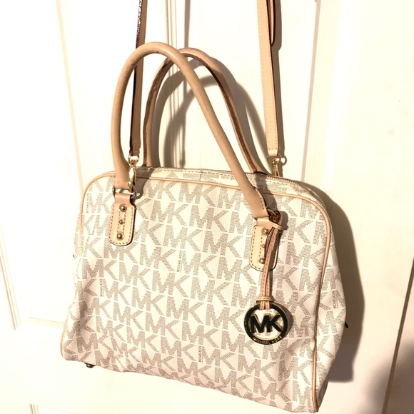 Michael Kors HandBag - Picture 2 of 7